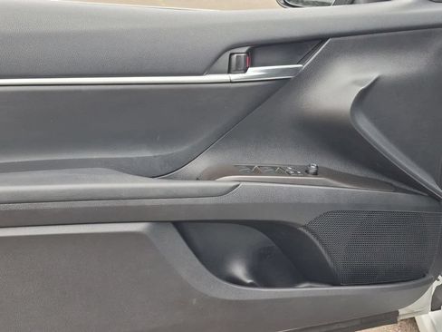 Used 2022 Toyota Camry SE FWD image 23