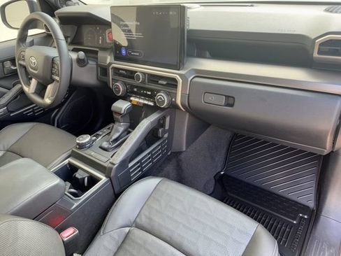 Used 2025 Toyota 4Runner TRD Sport Premium AWD/4WD image 33