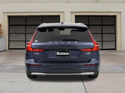 Used 2025 Volvo V60 B5 Cross Country Plus AWD/4WD image 5