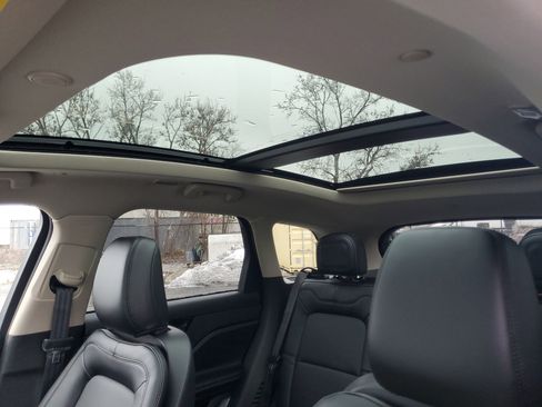 New 2026 Lincoln Corsair Premiere image 11