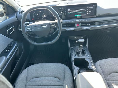 Used 2025 Kia K4 EX image 9