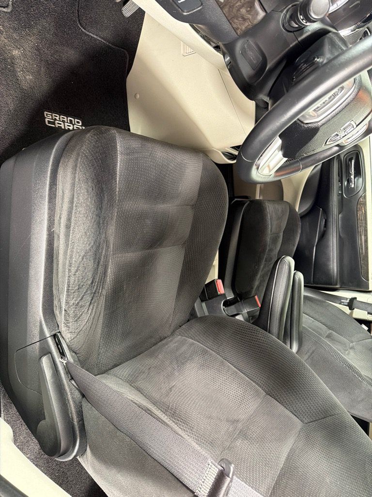 Used 2014 Dodge Grand Caravan SE w/ Quick Order Package 29E SE FWD image 10