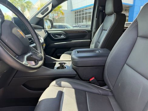 Used 2024 Chevrolet Suburban Premier image 8