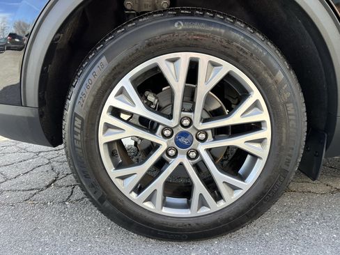 Used 2022 Ford Escape SEL image 9