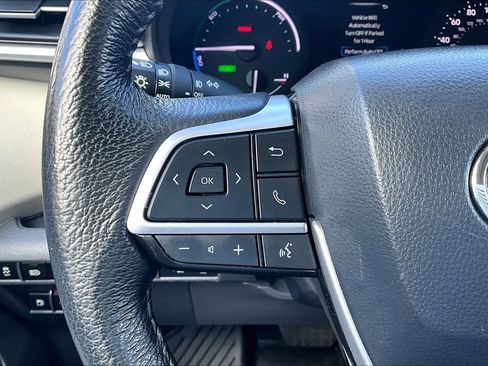 Certified 2023 Toyota Sienna XLE image 23