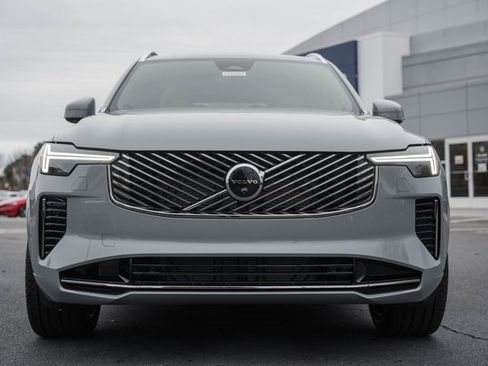 New 2026 Volvo XC90 B6 Ultra w/ Lounge Package image 2