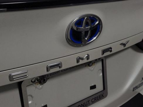 Used 2022 Toyota Camry XSE FWD image 5
