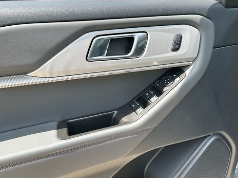 New 2026 Ford Explorer Active w/ Active Comfort Package RWD image 13