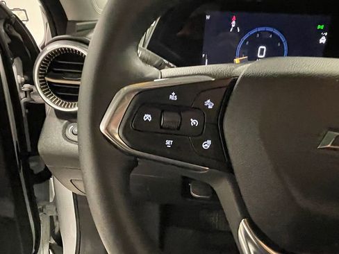 Used 2025 Chevrolet Trax ACTIV FWD image 37