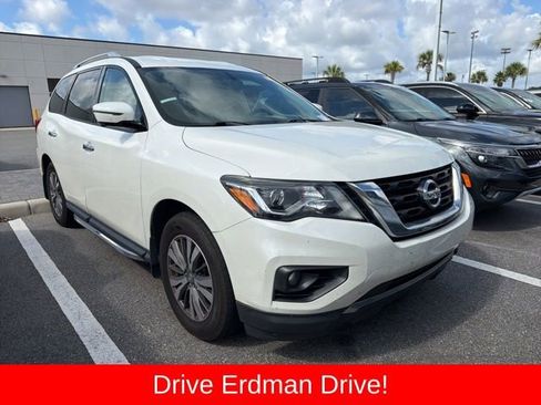 Used 2019 Nissan Pathfinder SL FWD image 1