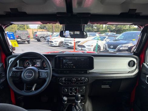 Used 2025 Jeep Wrangler Unlimited Sport AWD/4WD image 32