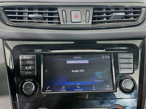 Used 2019 Nissan Rogue S FWD image 19