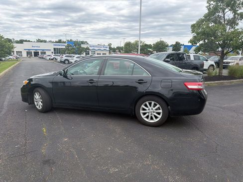 Used 2011 Toyota Camry XLE w/ XLE Extra-Value Pkg #2 FWD image 6
