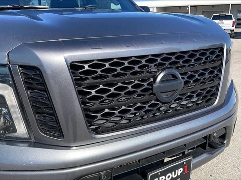 Used 2019 Nissan Titan SV w/ SV Convenience Package image 27
