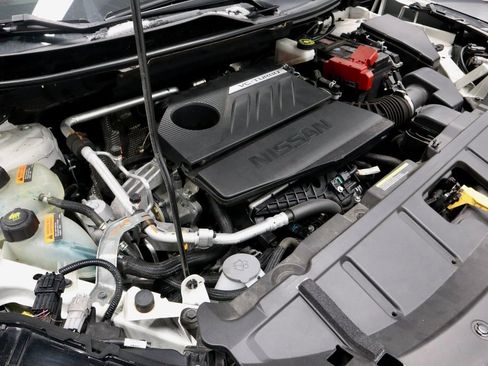 Certified 2022 Nissan Rogue SV image 18