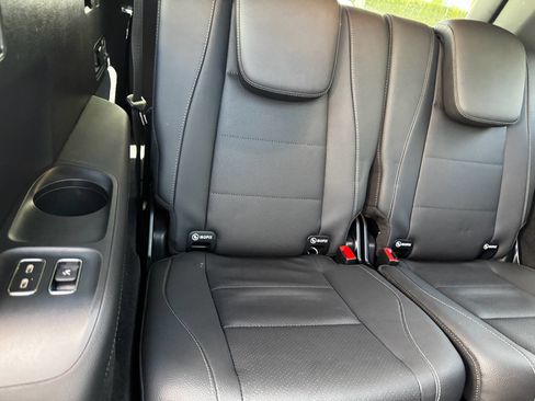 Used 2024 Mercedes-Benz GLS 450 450 4MATIC image 21