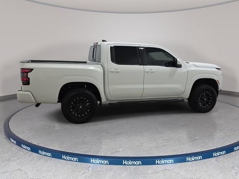Used 2022 Nissan Frontier SV RWD image 5