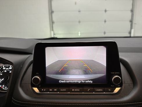 Used 2024 Nissan Rogue SV image 33