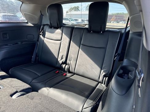 Used 2019 INFINITI QX60 Luxe w/ Essential Package image 12