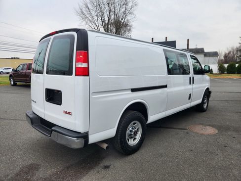 Used 2017 GMC Savana 3500 Extended image 15