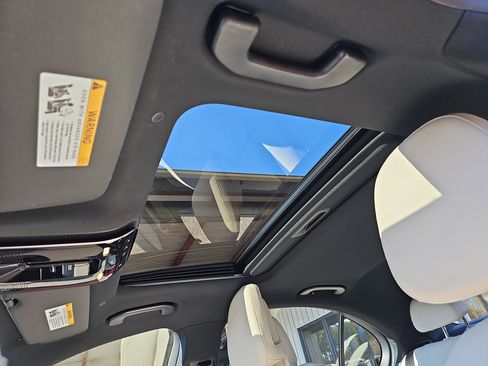 Certified 2025 Mercedes-Benz C 300 Sedan image 32