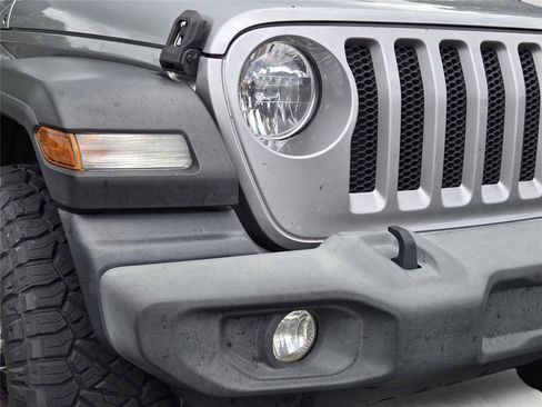 Used 2020 Jeep Wrangler Unlimited Sport AWD/4WD image 2