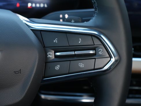 New 2026 Chevrolet Equinox ACTIV w/ Convenience Package III image 12