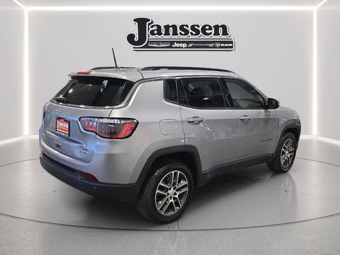 Used 2017 Jeep Compass Latitude w/ Safe & Security Group image 5