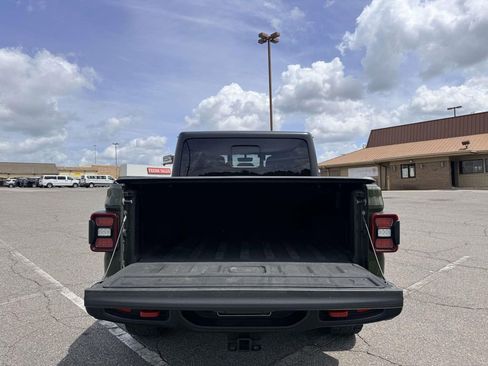 Used 2021 Jeep Gladiator Rubicon AWD/4WD image 10