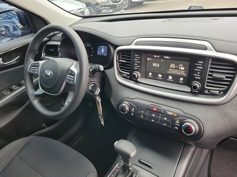 Used 2020 Kia Sorento L image 8