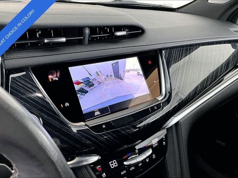 Used 2025 Cadillac XT6 Premium Luxury image 31