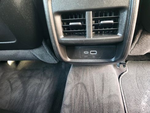 Used 2025 Cadillac XT4 Premium Luxury image 16