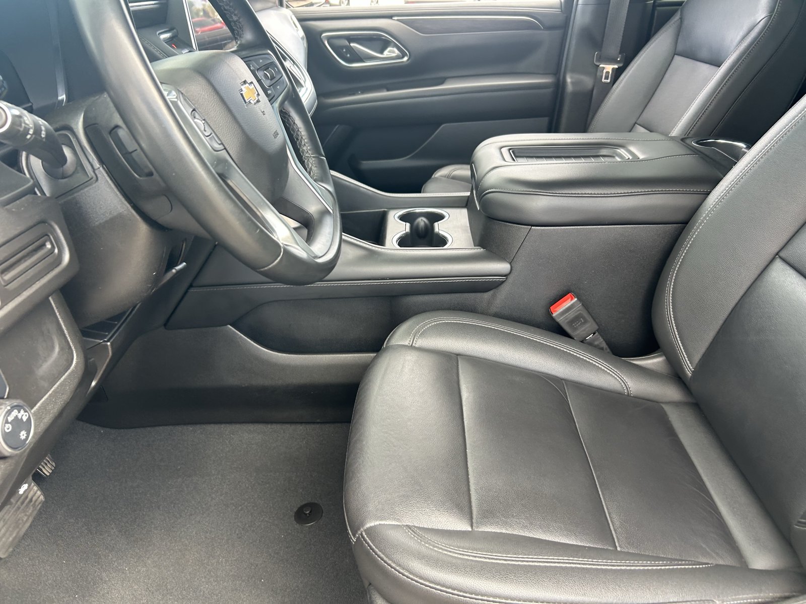 Used 2024 Chevrolet Suburban LT RWD image 29