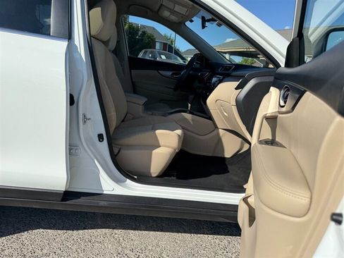 Used 2016 Nissan Rogue S w/ Appearance Package AWD/4WD image 16