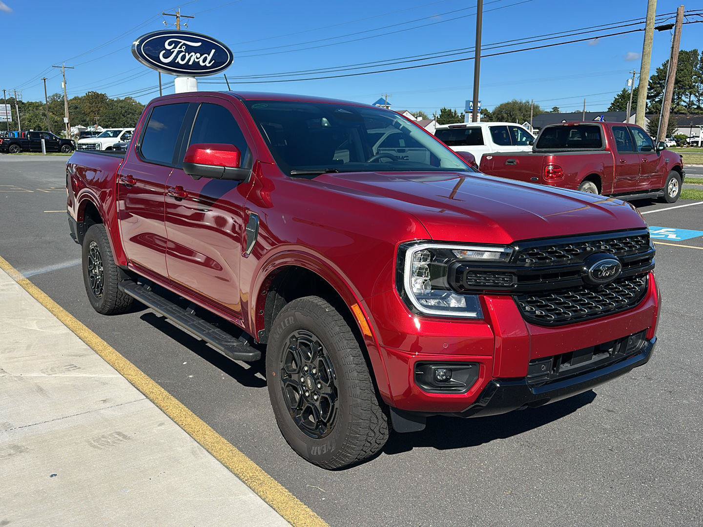Used 2026 Ford Ranger Lariat w/ FX4 Off-Road Package AWD/4WD image 3