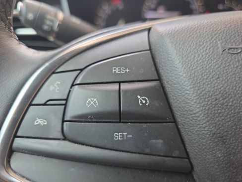 Used 2018 Cadillac XT5 FWD image 24