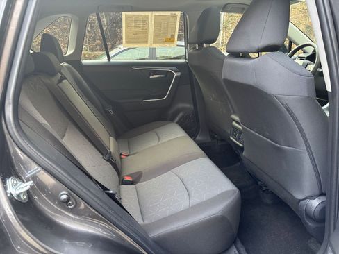 Used 2025 Toyota RAV4 XLE image 39
