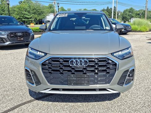 Certified 2024 Audi Q5 2.0T Prestige w/ Prestige Package AWD/4WD image 2