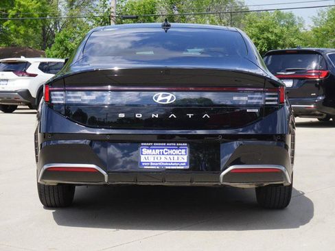 Used 2025 Hyundai Sonata Limited FWD image 4