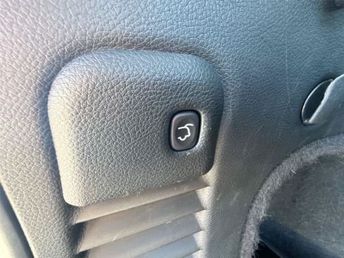 Used 2018 Jeep Grand Cherokee Overland AWD/4WD image 18
