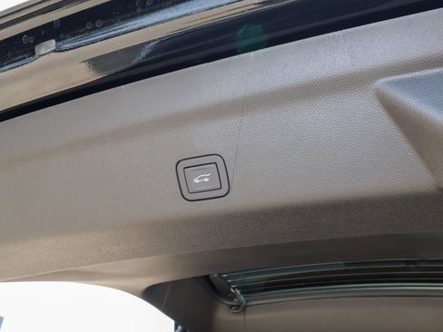 New 2026 GMC Yukon XL Elevation AWD/4WD image 6