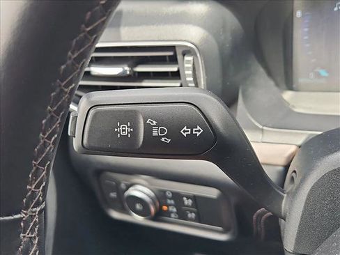 Used 2020 Ford Explorer Platinum w/ Premium Technology Package AWD/4WD image 16