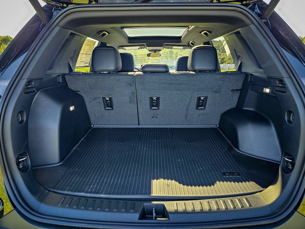 New 2027 GMC Terrain Elevation w/ Elevation Premium Package AWD/4WD image 36