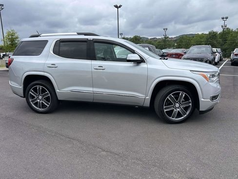 Used 2019 GMC Acadia Denali w/ Technology Package FWD image 2