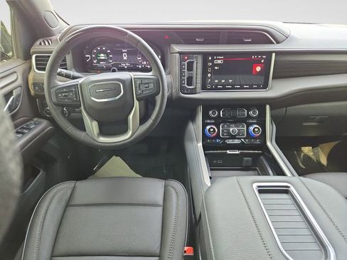 Used 2024 GMC Yukon Denali w/ Advanced Technology Package AWD/4WD image 10