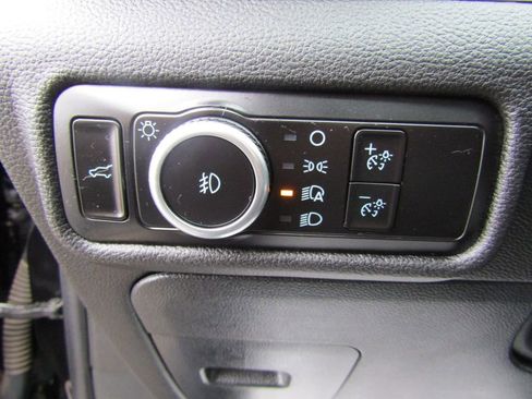 Used 2023 Ford Explorer XLT w/ Equipment Group 202A image 25