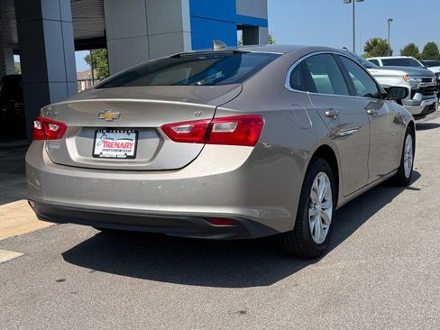Used 2025 Chevrolet Malibu LT FWD image 3
