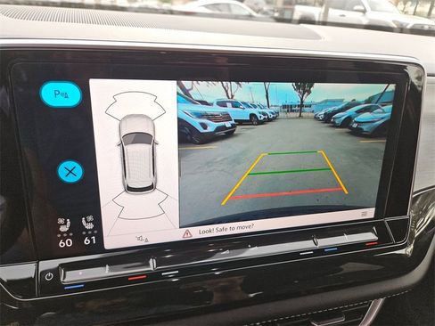 Used 2025 Volkswagen Atlas Cross Sport SE image 22