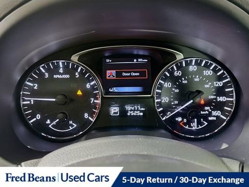 Used 2015 Nissan Altima 2.5 SV w/ Convenience Package image 10