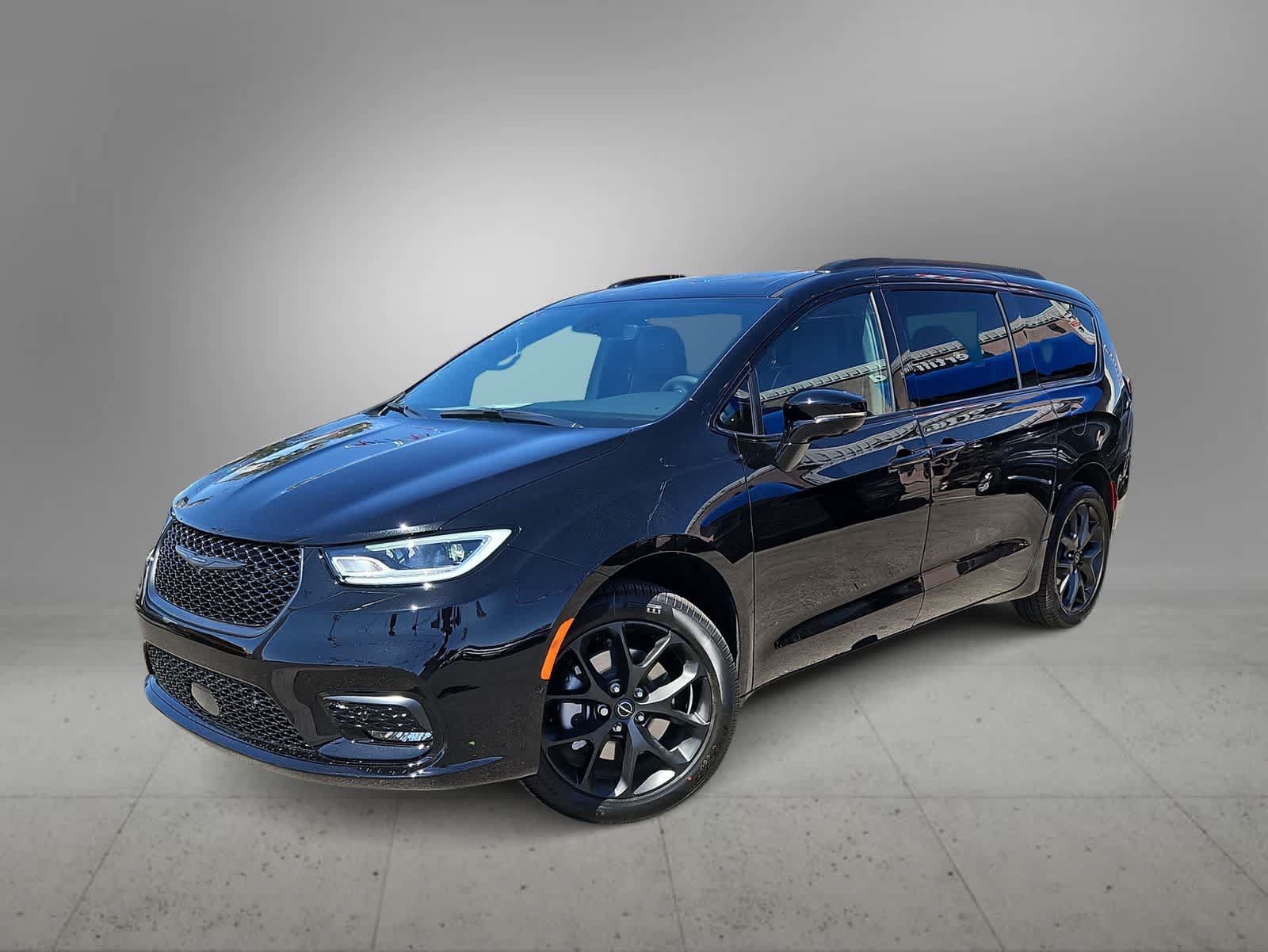 New 2026 Chrysler Pacifica Limited w/ S Appearance Package AWD/4WD image 1